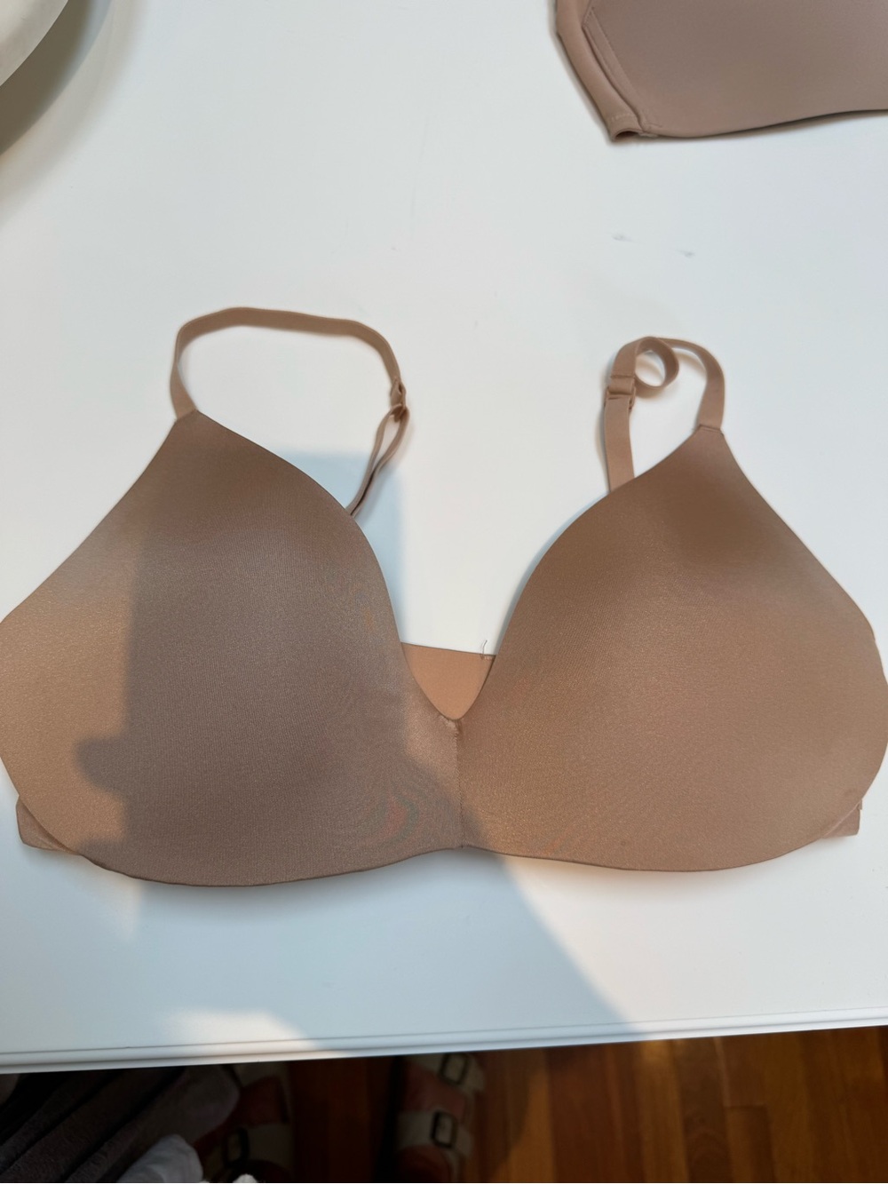 SKIMS Smooth Nude Contour T-Shirt Bra in Light Tan